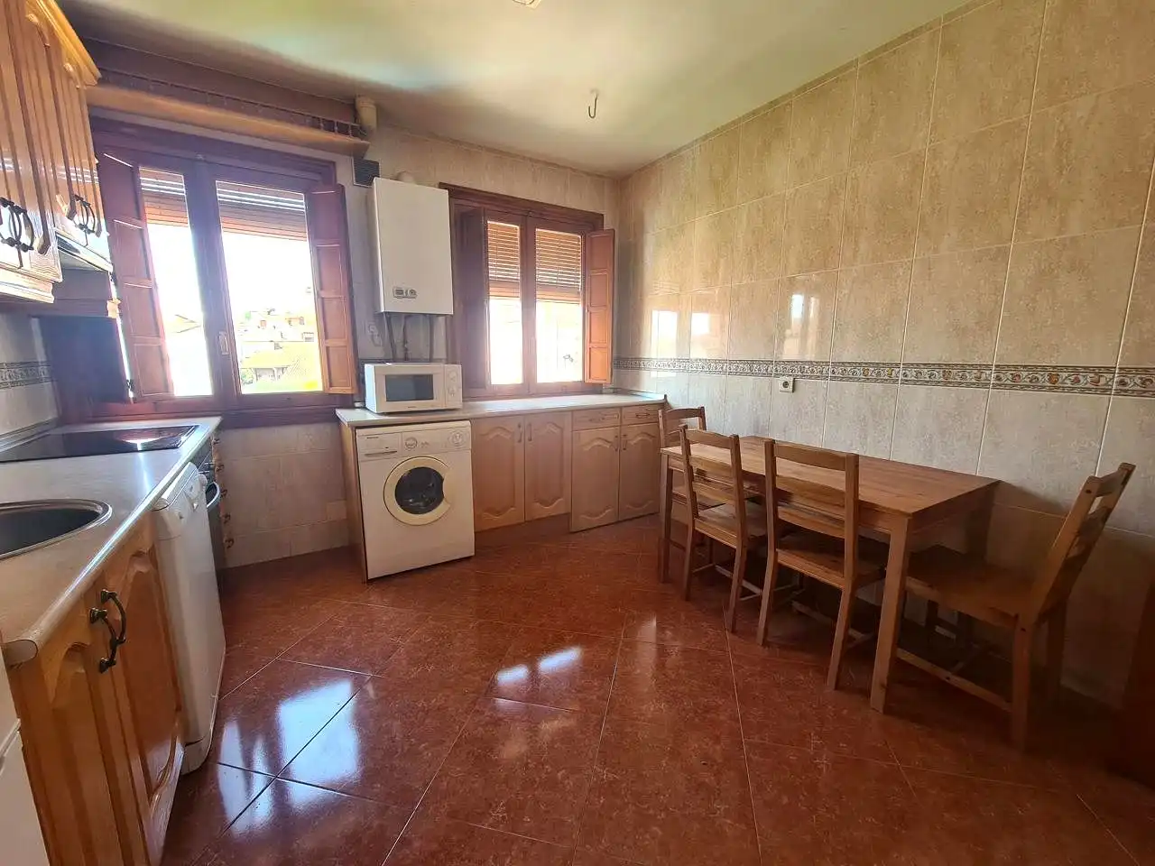 Cocina de Piso en venta en La Adrada  con Aire acondicionado, Terraza y Amueblado
