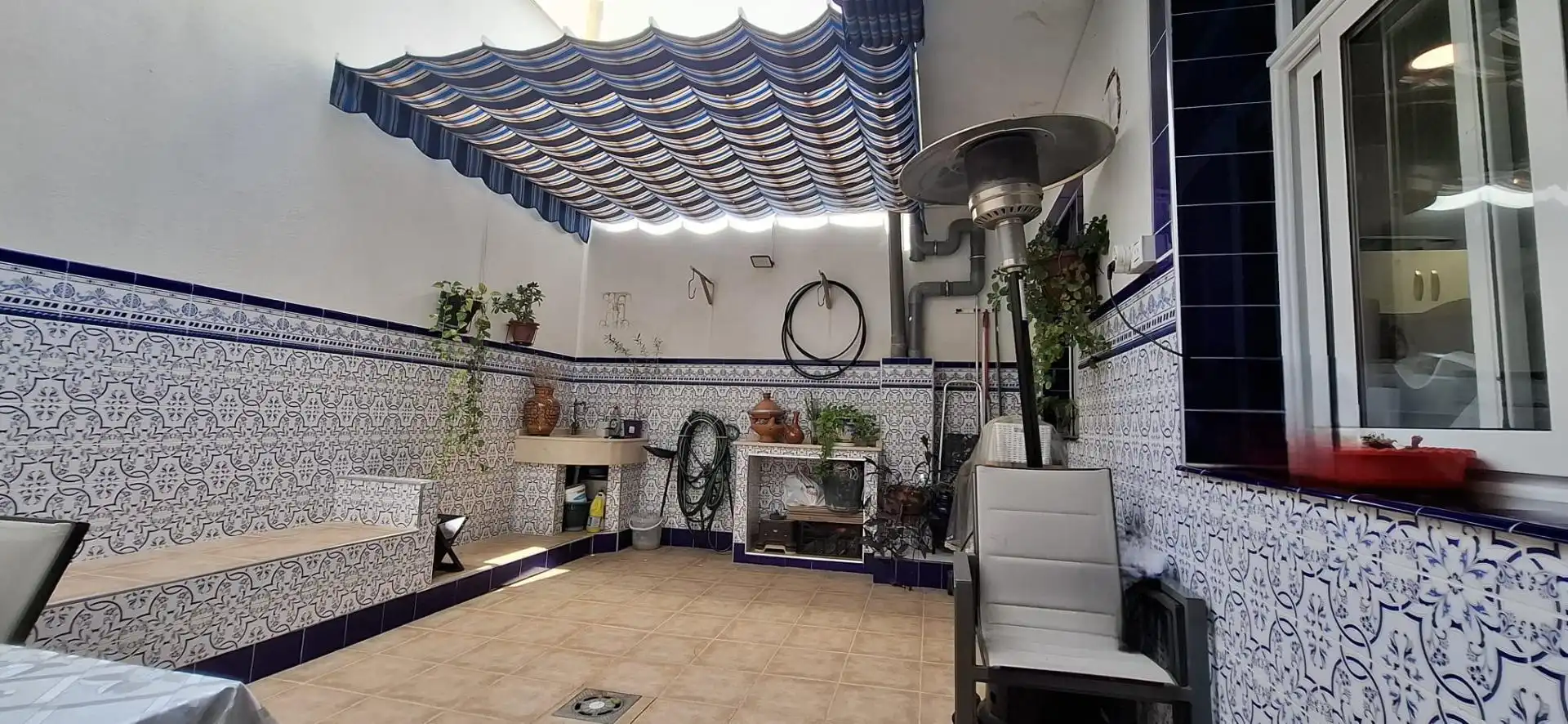 Terrassa de Casa o xalet en venda en Dos Hermanas amb Aire condicionat, Calefacció i Terrassa