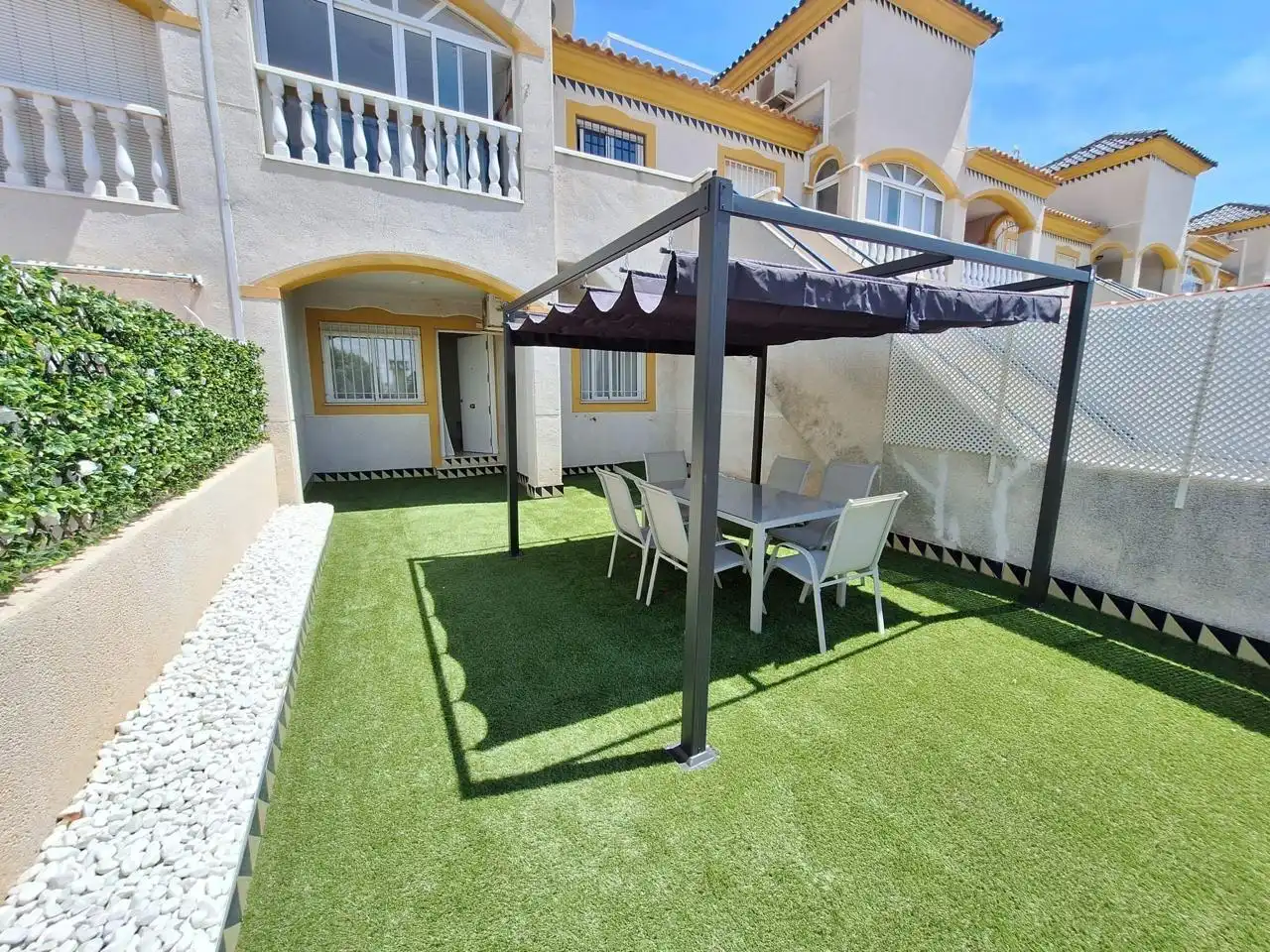 Terrassa de Planta baixa en venda en Torrevieja amb Terrassa, Moblat i Piscina comunitària