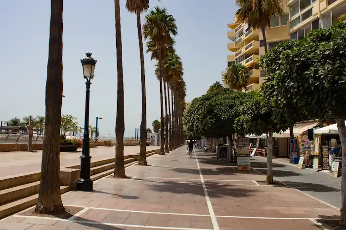Außenansicht von Geschaftsraum zur Miete in Marbella mit Alarm