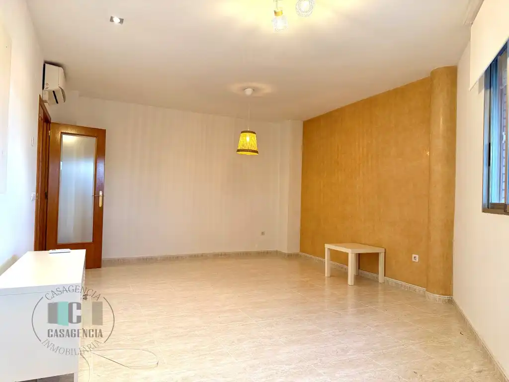 Flat with lift to rent in Calle Miguel Peris I Segarrra 60, imagen 2