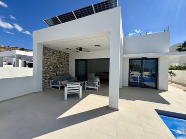 House with balcony for sale in Benijófar