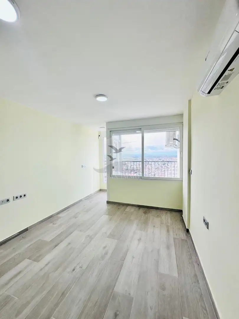 Estudi amb ascensor en venda a MUGA-DELTA, imagen 4