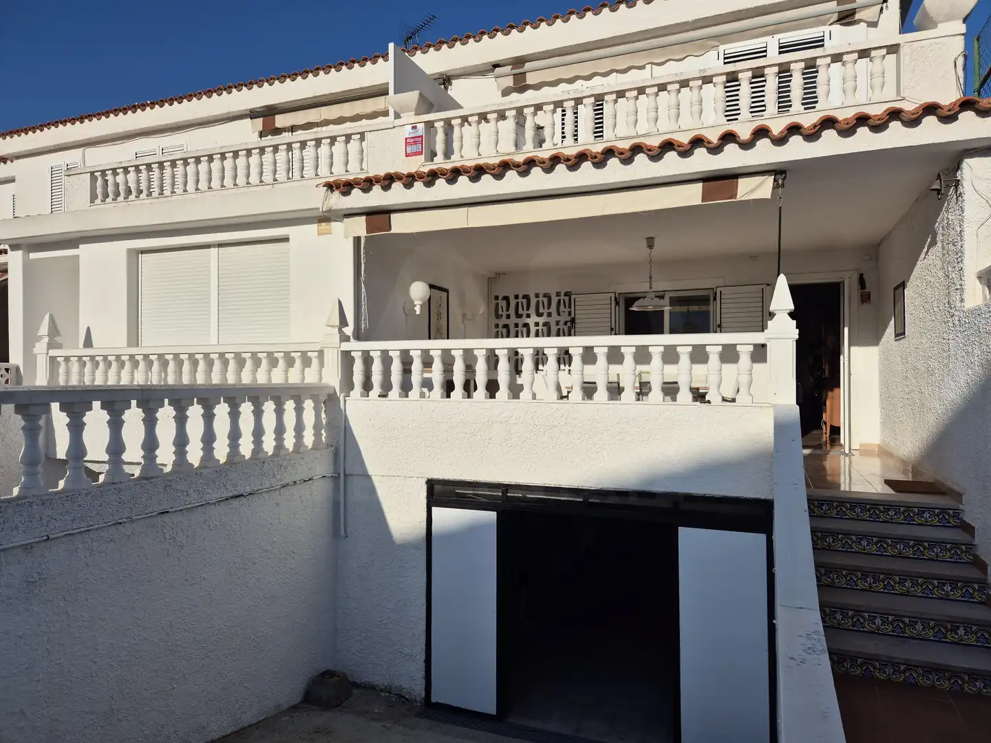 Casa con piscina en venta en Calle de la Sénia Sevilla 77