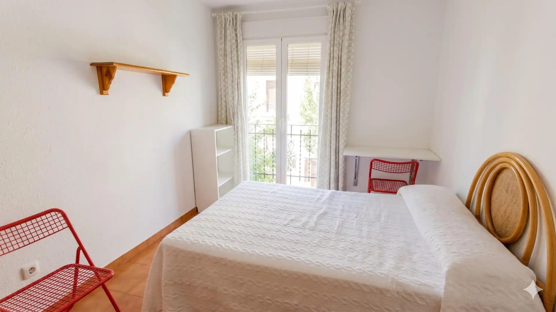 Bedroom of Flat for rent in Granada  with Heating, Furnished and Balcony