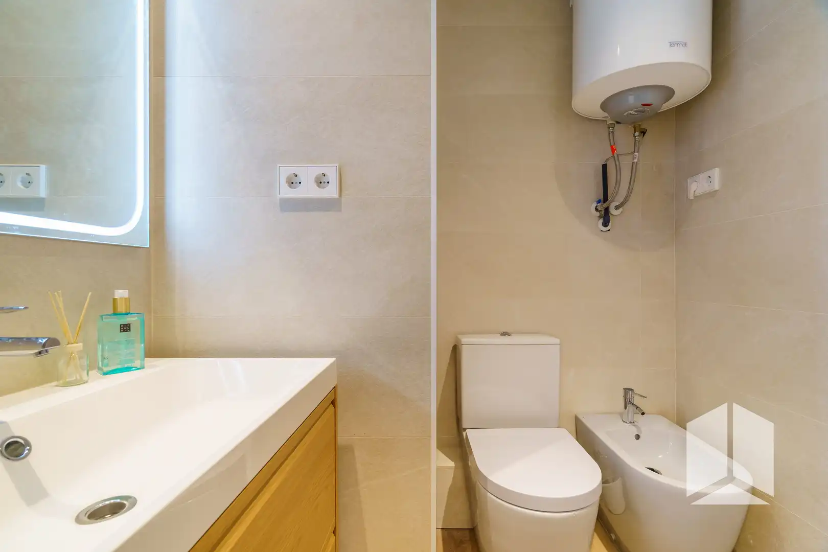 Bathroom of Lofts for sale in Castelldefels  with Air Conditioner and Balcony