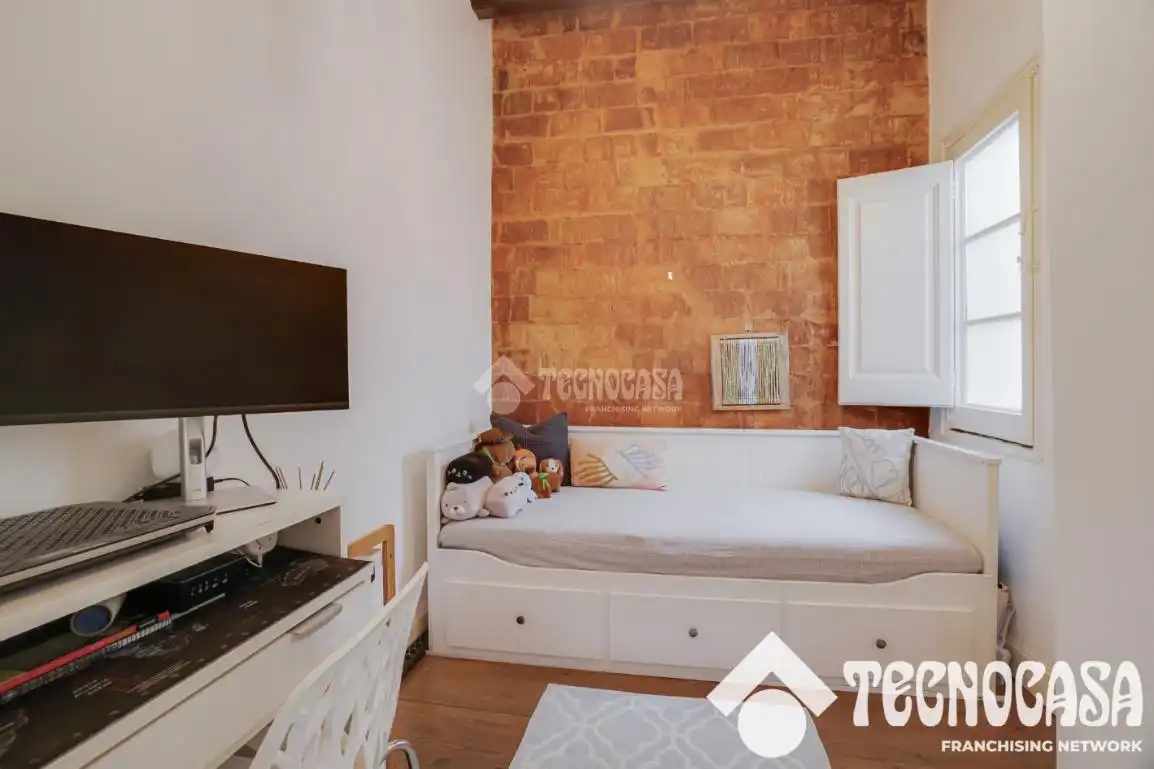 Schlafzimmer von Wohnung zum Verkauf in Barcelona mit Klimaanlage und Heizung