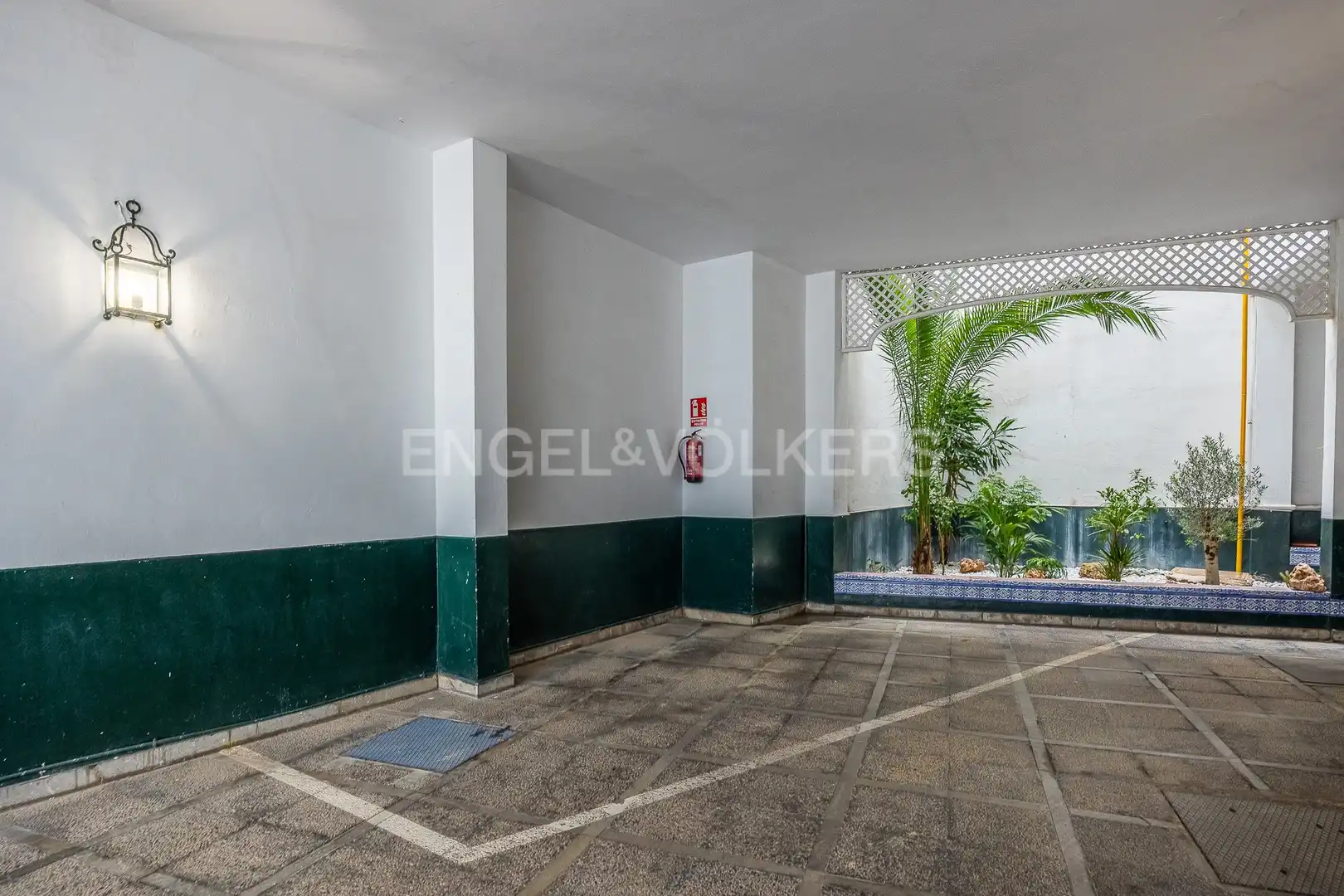 Flat for sale in Sevilla  with Air Conditioner and Heating