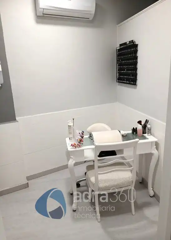 Badezimmer von Geschaftsraum zur Miete in  Logroño