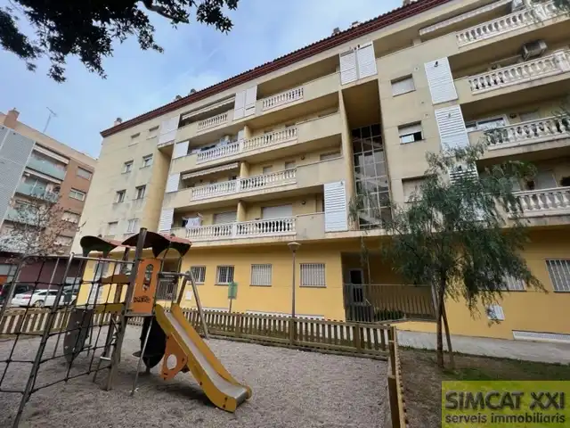Vista exterior de Piso en venta en Figueres con Aire acondicionado, Calefacción y Terraza