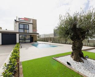 Vista exterior de Casa o xalet en venda en Cartagena amb Aire condicionat, Jardí privat i Terrassa