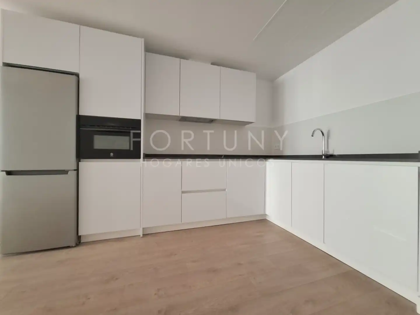 Kitchen of Apartments for sale in Málaga  with Air Conditioner, Heating and Balcony