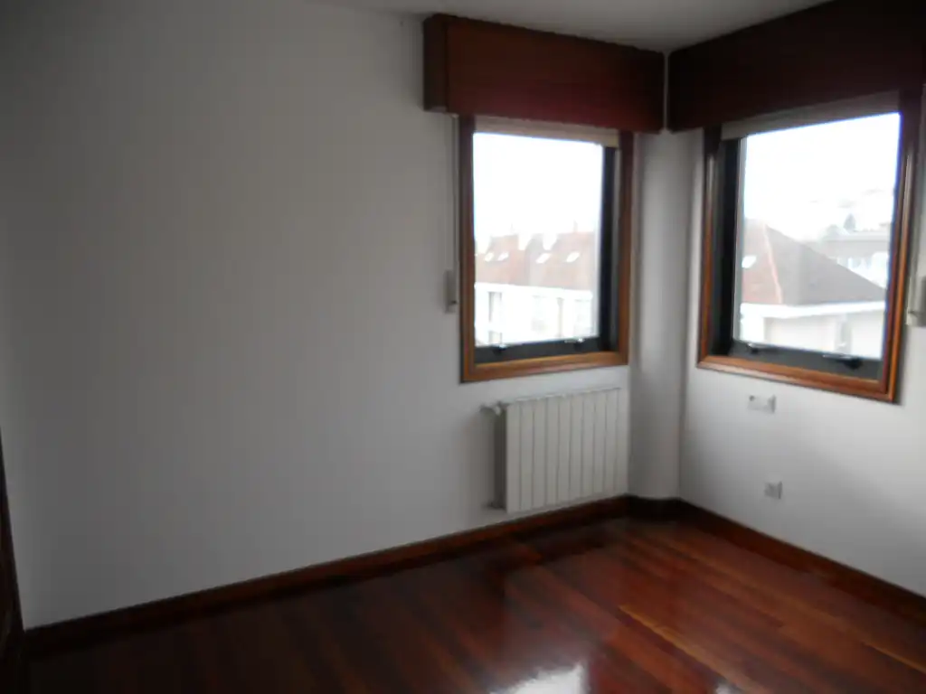 Habitación de Piso de alquiler en Santiago de Compostela  con Calefacción, Trastero y Horno