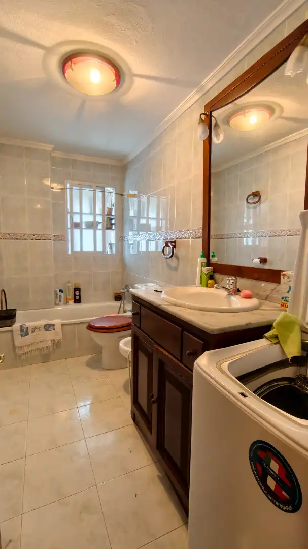 Baño de Piso en venta en Avilés con Calefacción y Parquet
