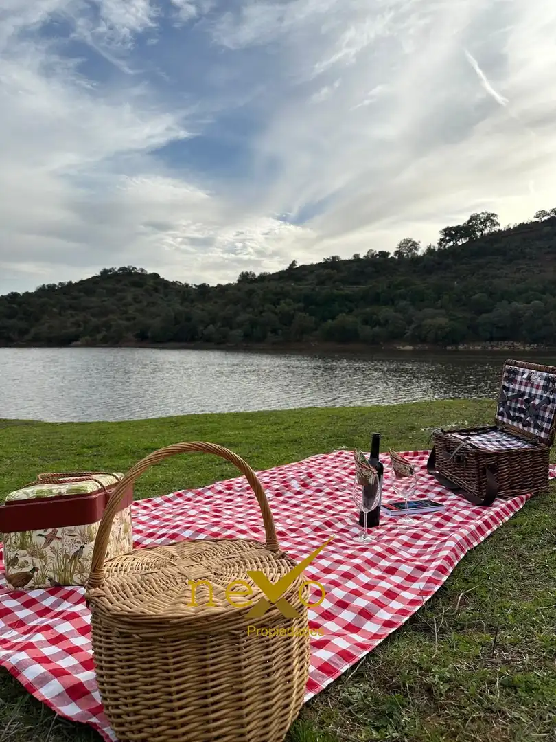 Finca rústica en venda en Las Navas de la Concepción amb Jardí privat, Piscina i Moblat