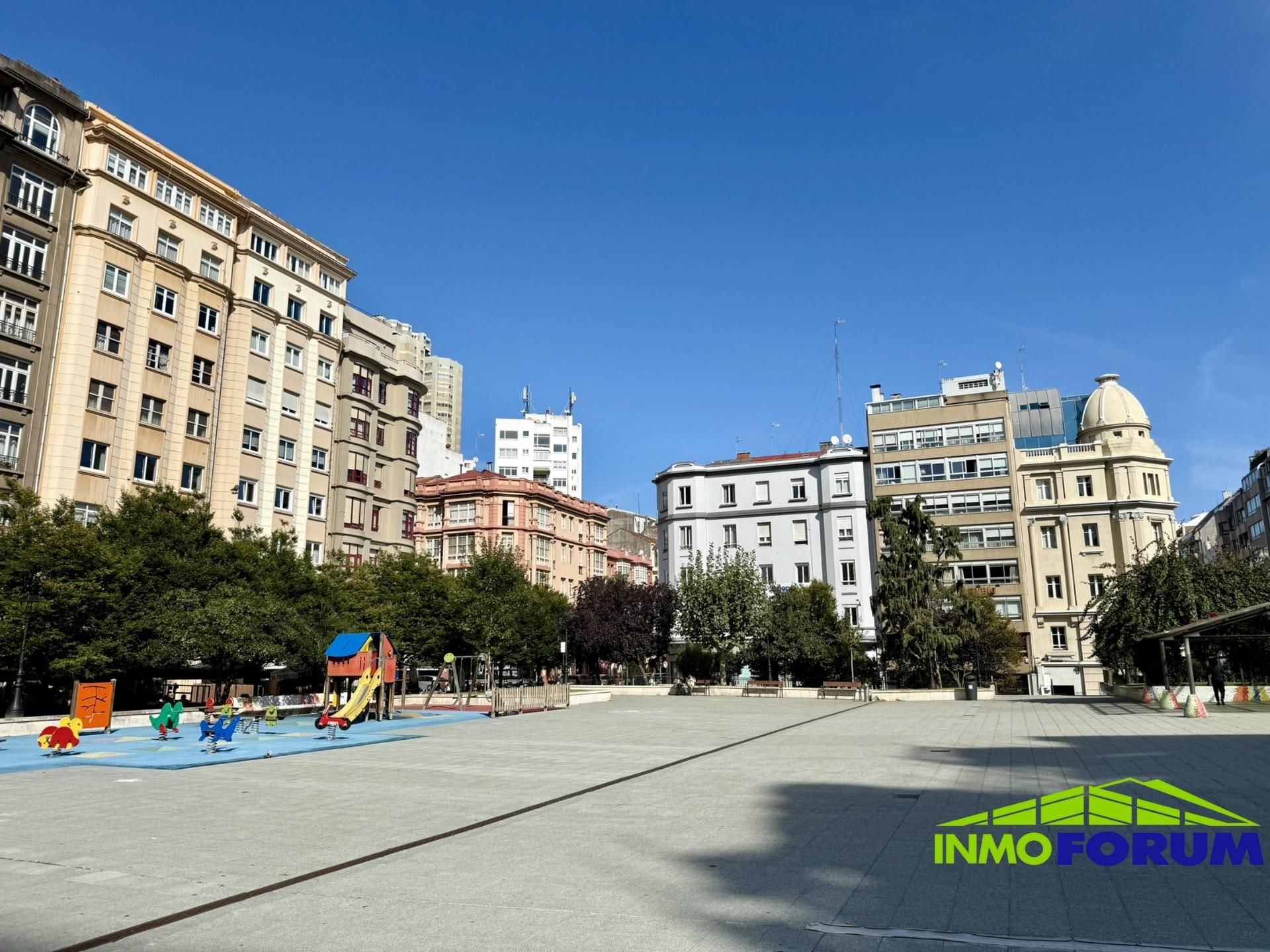 Vista exterior de Piso en venta en A Coruña Capital  con Calefacción