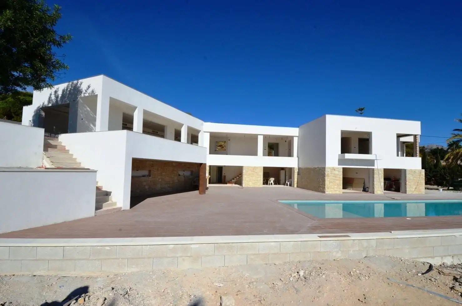 Vista exterior de Casa o xalet en venda en L'Alfàs del Pi amb Aire condicionat, Calefacció i Jardí privat