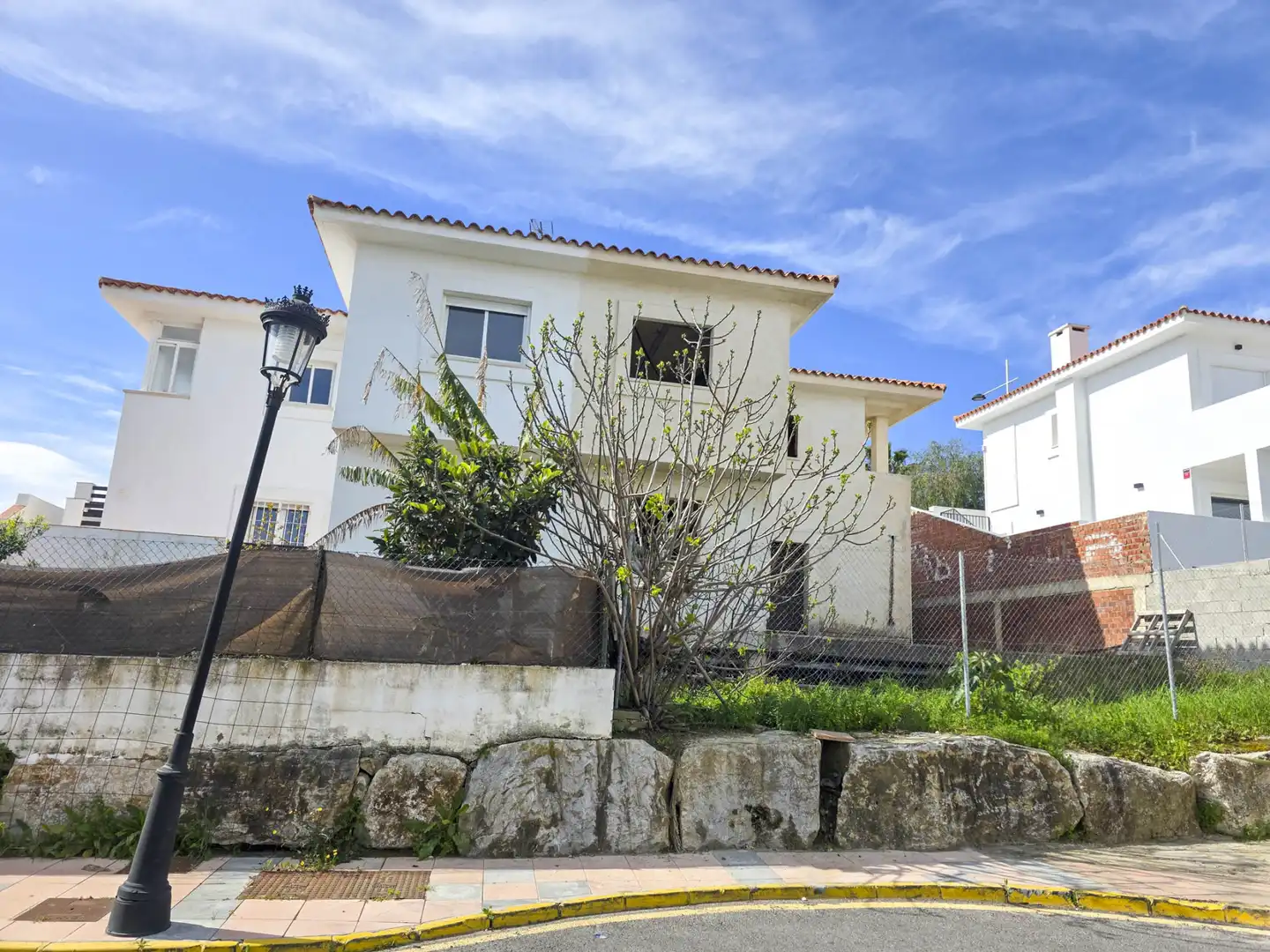 Vista exterior de Casa adosada en venta en Manilva con Jardín privado y Terraza
