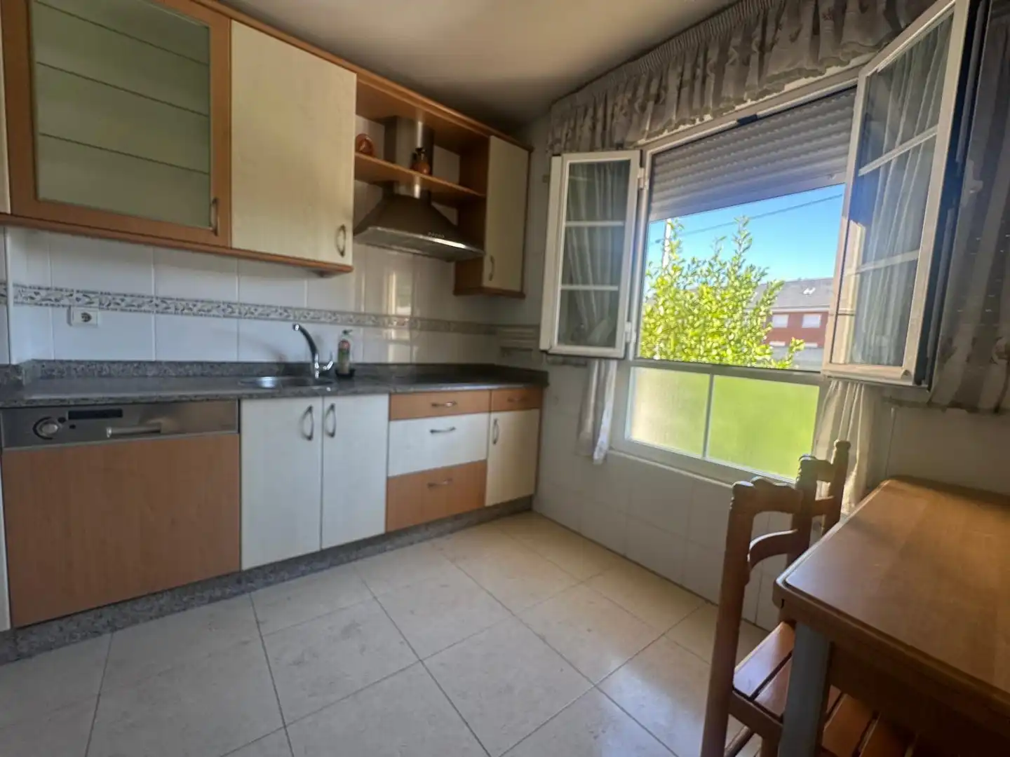 Cocina de Casa adosada en venta en Ponferrada con Calefacción