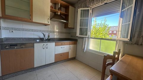 Foto 2 de Casa adosada en venta en Cuatro Vientos, Ponferrada