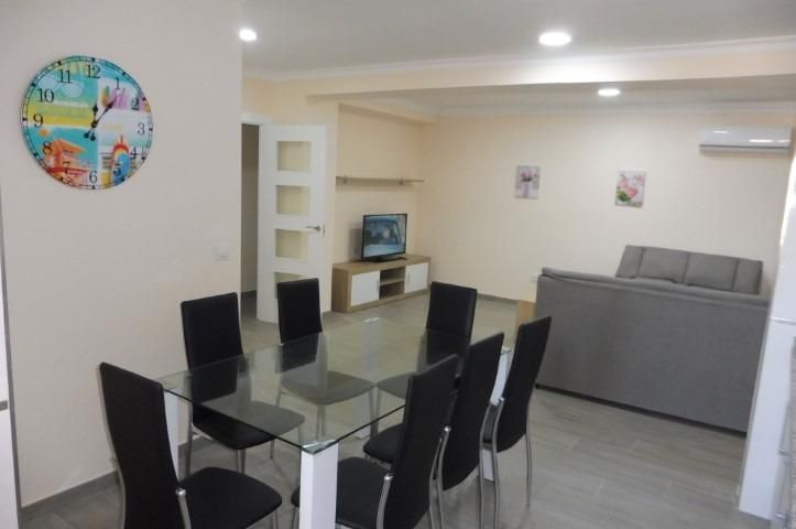 Dining room of Flat to share in Cartagena  with Air Conditioner and Heating