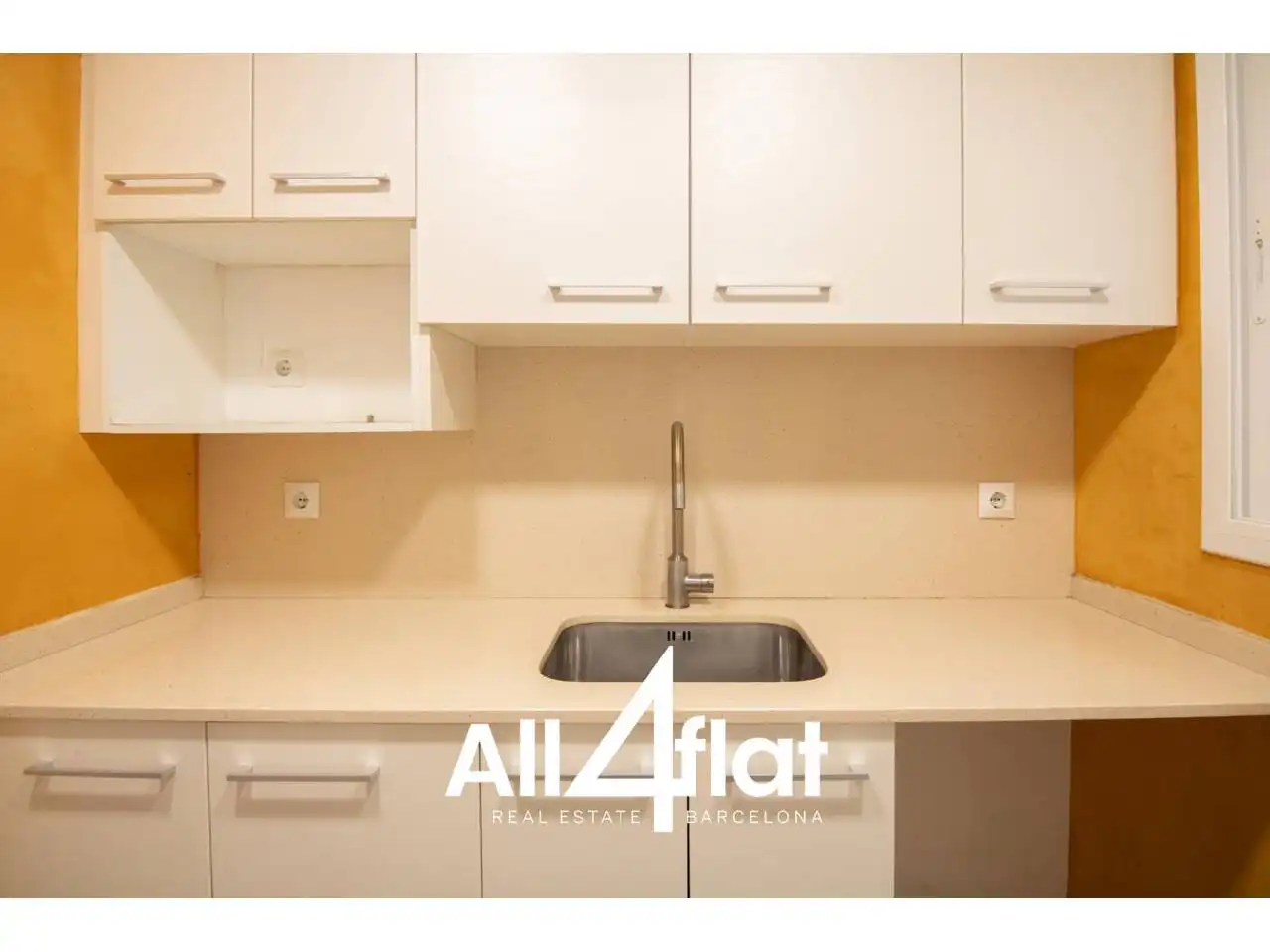 Flat with terrace for sale in Calle Rosselló, imagen 17