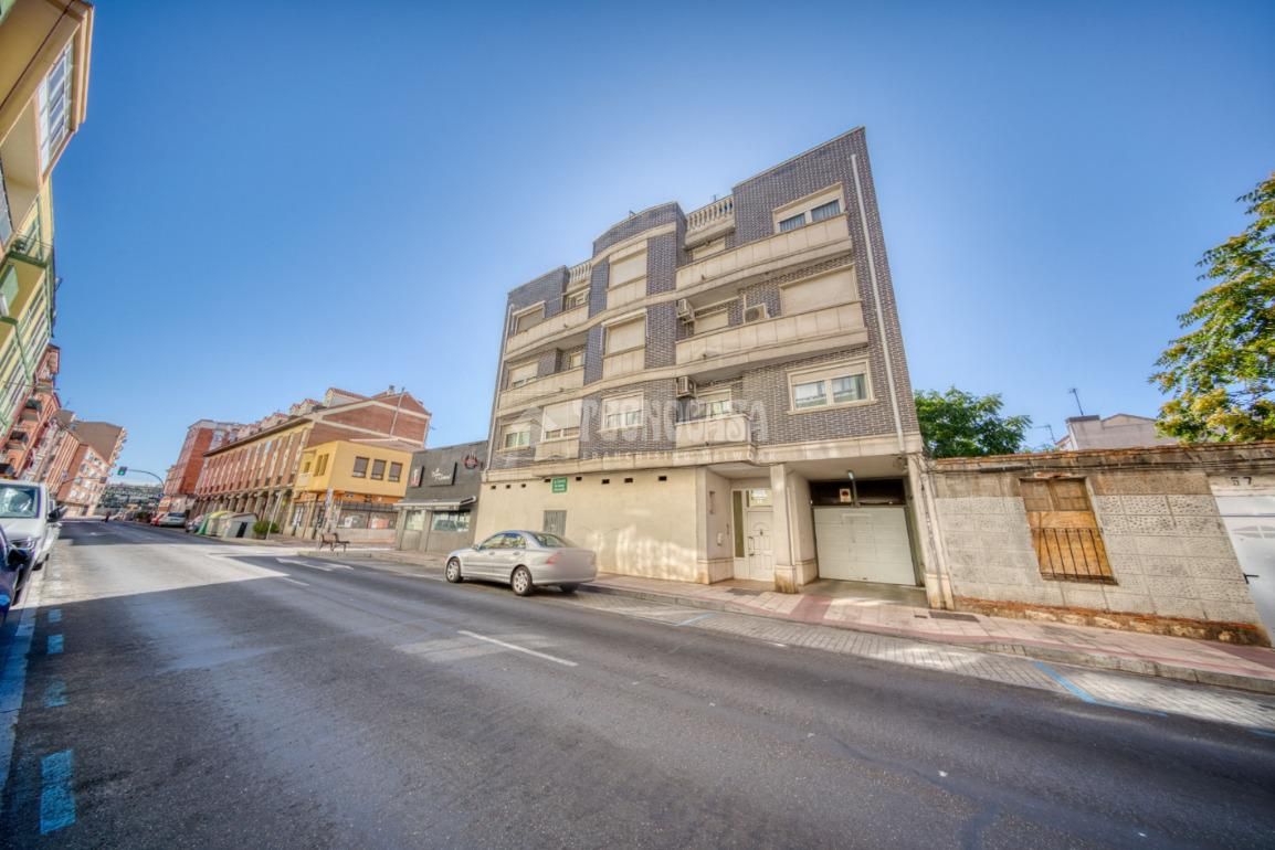 Vista exterior de Local en venta en Valladolid Capital