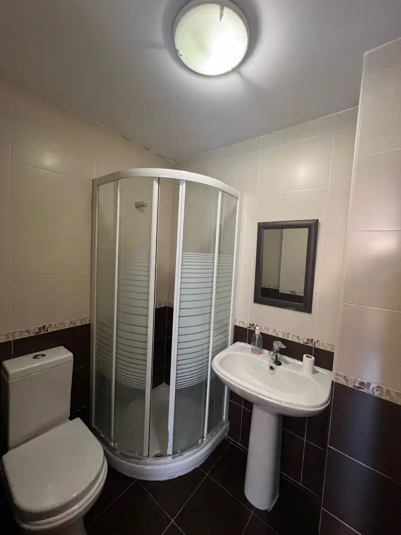 Badezimmer von Dachboden zur Miete in Massamagrell mit Klimaanlage, Heizung und Terrasse