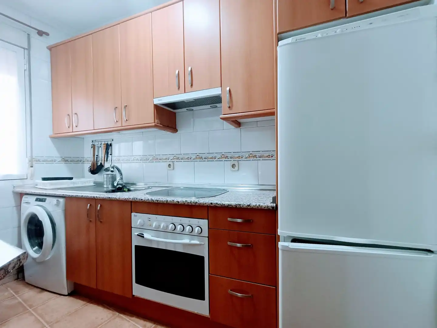 Cocina de Piso de alquiler en  Madrid Capital con Calefacción, Amueblado y Horno