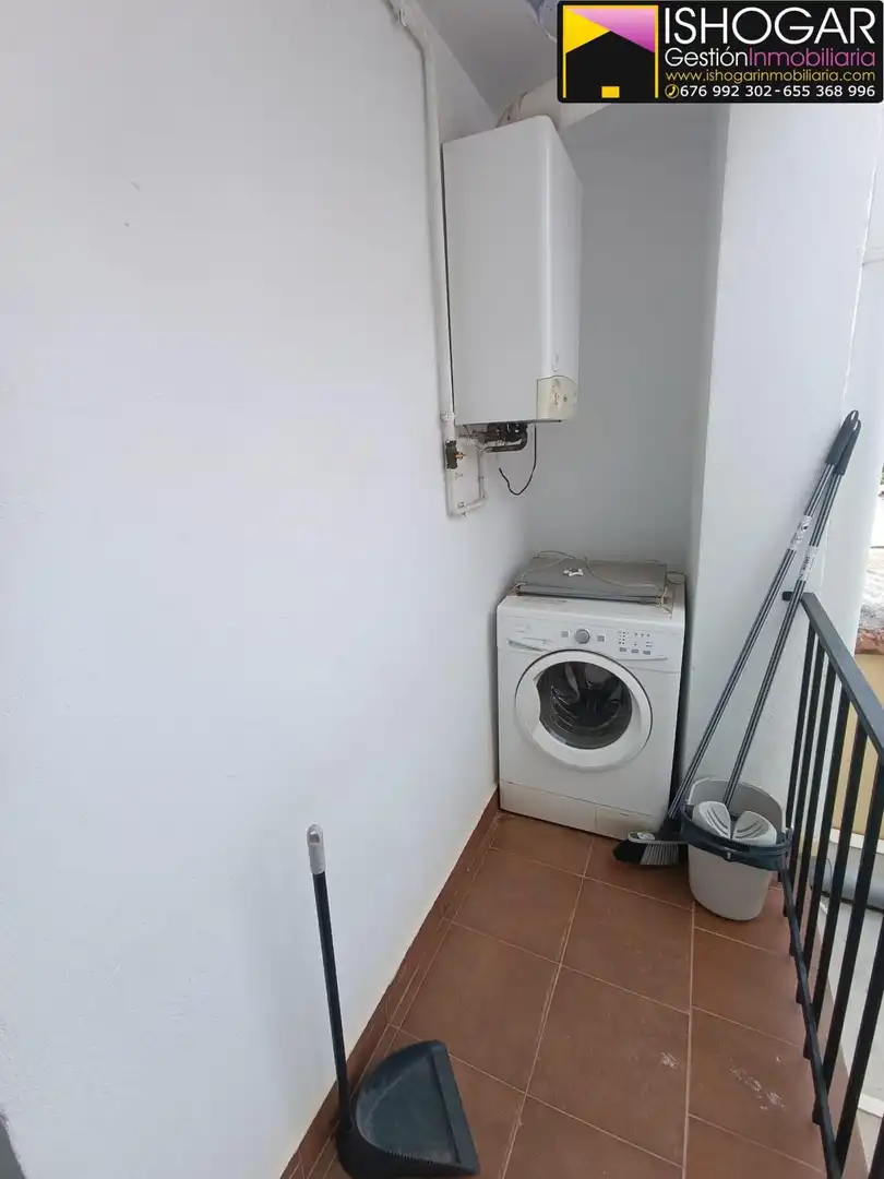 Piso de alquiler en Valdepeñas con Aire acondicionado, Calefacción y Amueblado