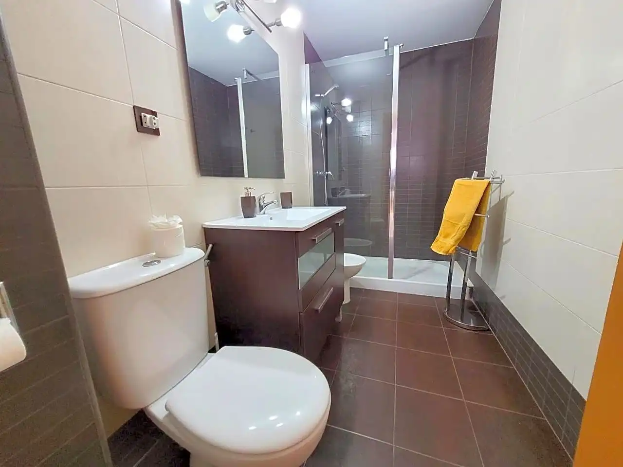 Baño de Apartamento de alquiler en Miramar, Valencia