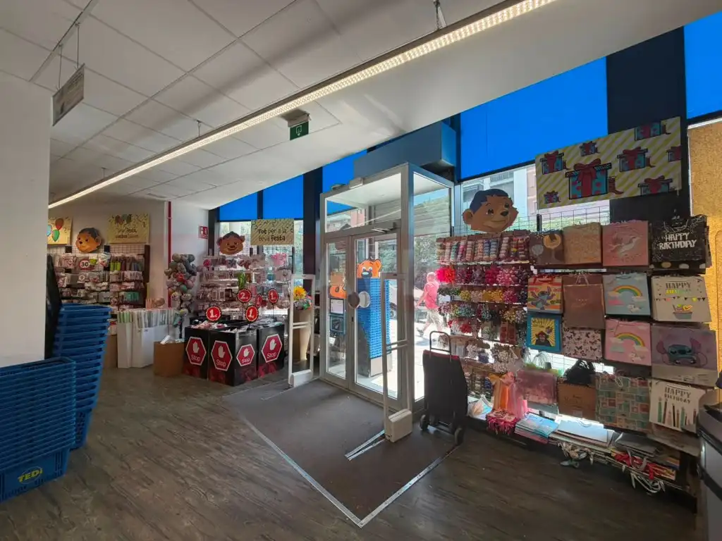 Local comercial en alquiler en Calle Verdi