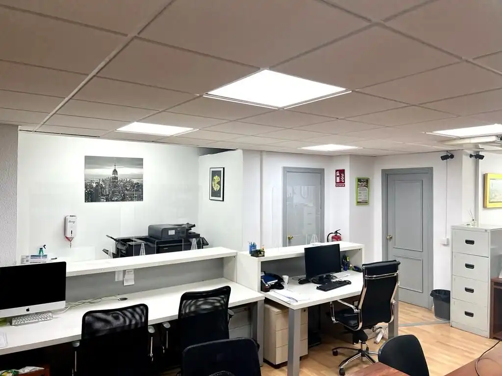 Bureau avec ascenseur à louer à Benito mas y Prat 3, imagen 5