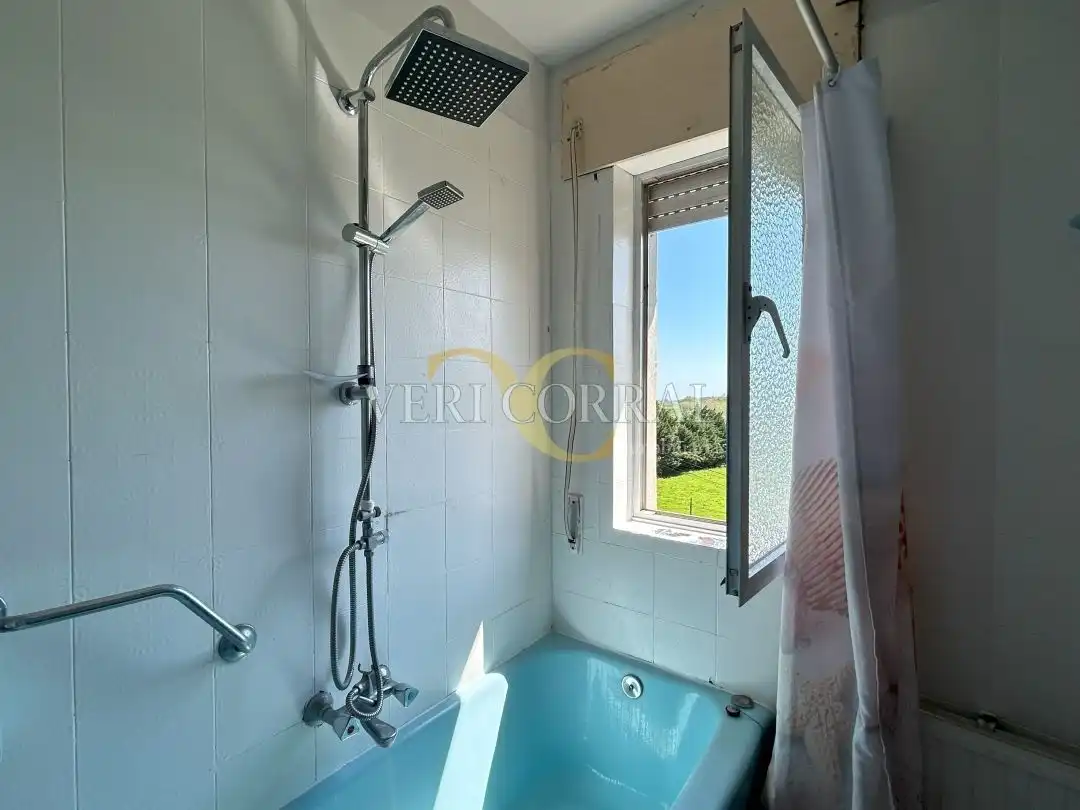 Bany de Casa o xalet en venda en Llanes amb Calefacció, Jardí privat i Traster