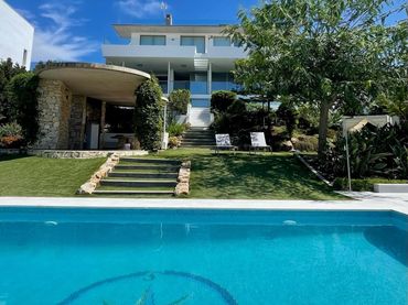 Chalet con piscina en venta en Atlanterra