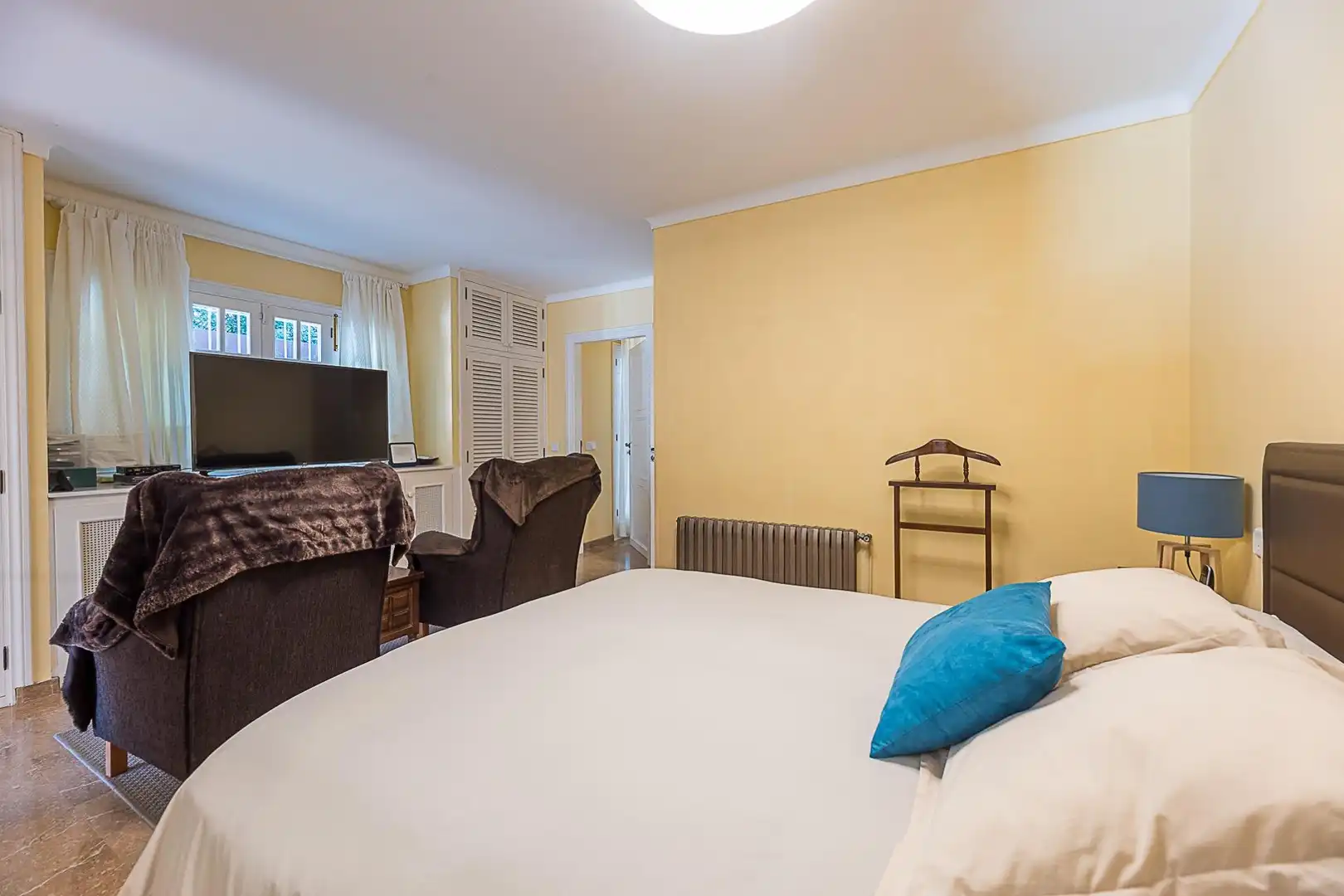 Habitación de Casa adosada en venta en Calvià con Aire acondicionado, Calefacción y Jardín privado