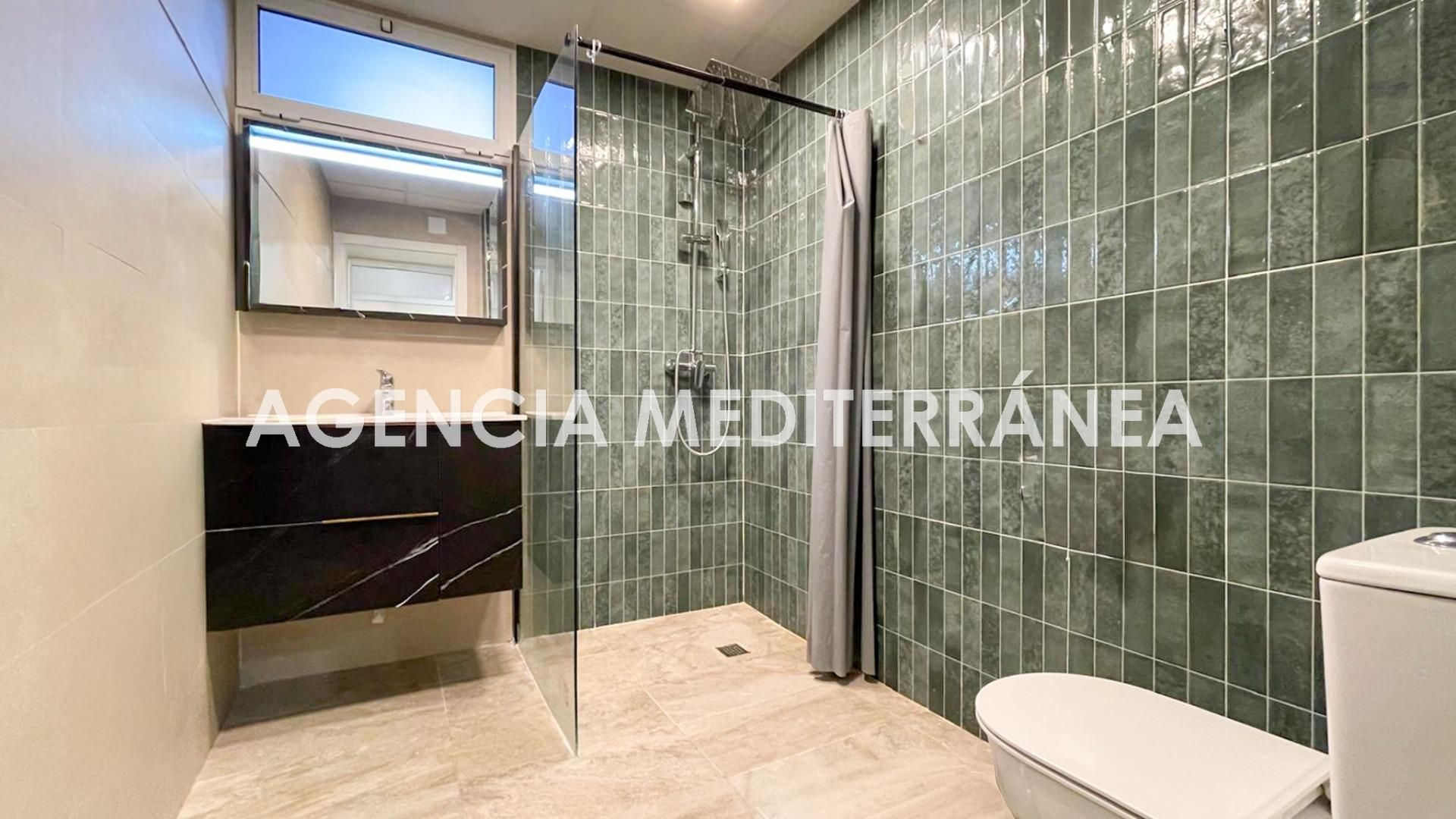 Bathroom of Premises for sale in  Valencia Capital  with Air Conditioner