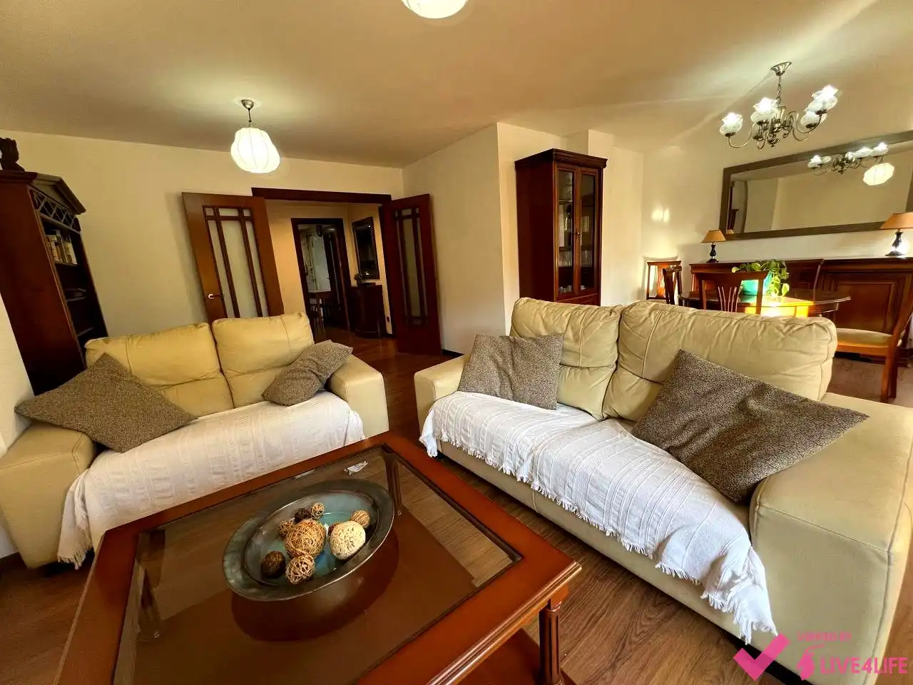 Living room of Flat for rent in Valencia  with Air Conditioner, Parquet flooring and Furnished