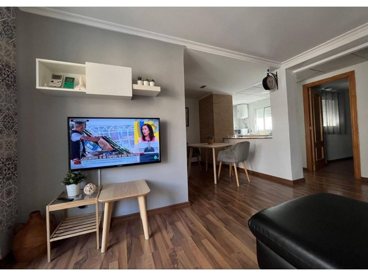 Living room of Flat for sale in  Valencia Capital  with Air Conditioner, Furnished and Balcony