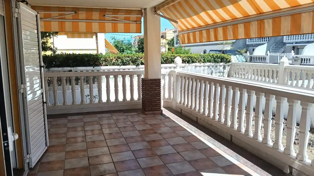 Terrasse von Wohnungen zum Verkauf in Xeraco mit Klimaanlage, Privatgarten und Terrasse