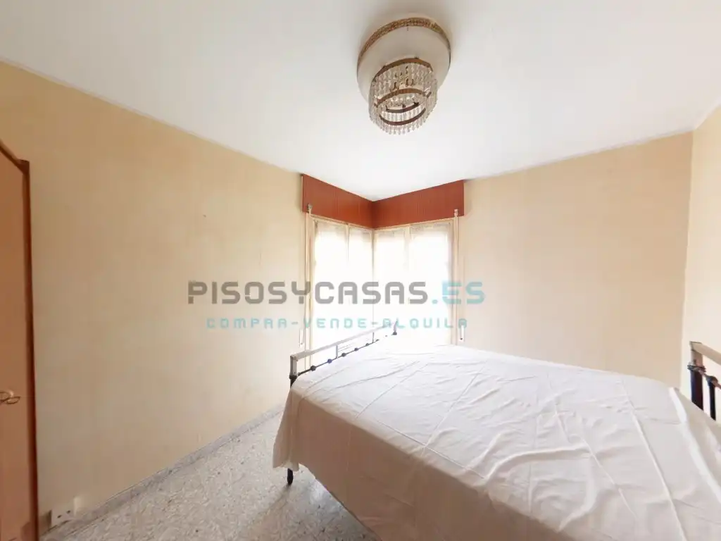 Dormitori de Casa o xalet en venda en Alfamén, Zaragoza