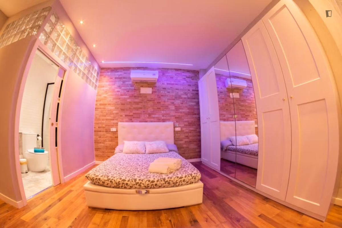 Habitación de Apartamento de alquiler en  Palma de Mallorca con Aire acondicionado, Amueblado y Internet