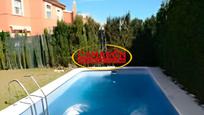 Swimming pool of House or chalet for sale in Palomares del Río  with Storage room and Swimming Pool