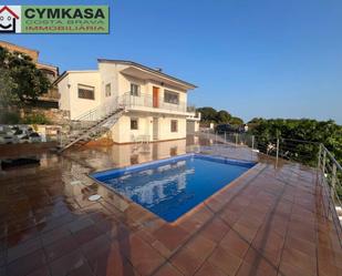 Vista exterior de Casa o xalet de lloguer en Lloret de Mar amb Jardí privat, Terrassa i Piscina