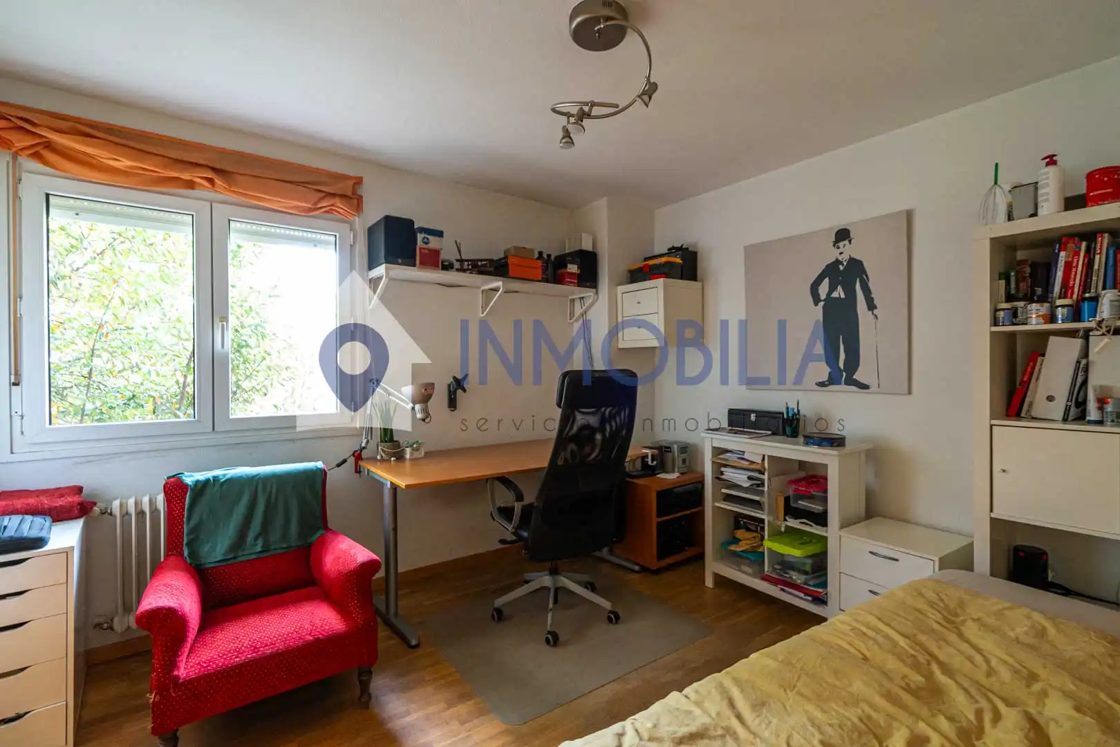 Habitación de Casa adosada en venta en Madrid con Aire acondicionado, Calefacción y Jardín privado