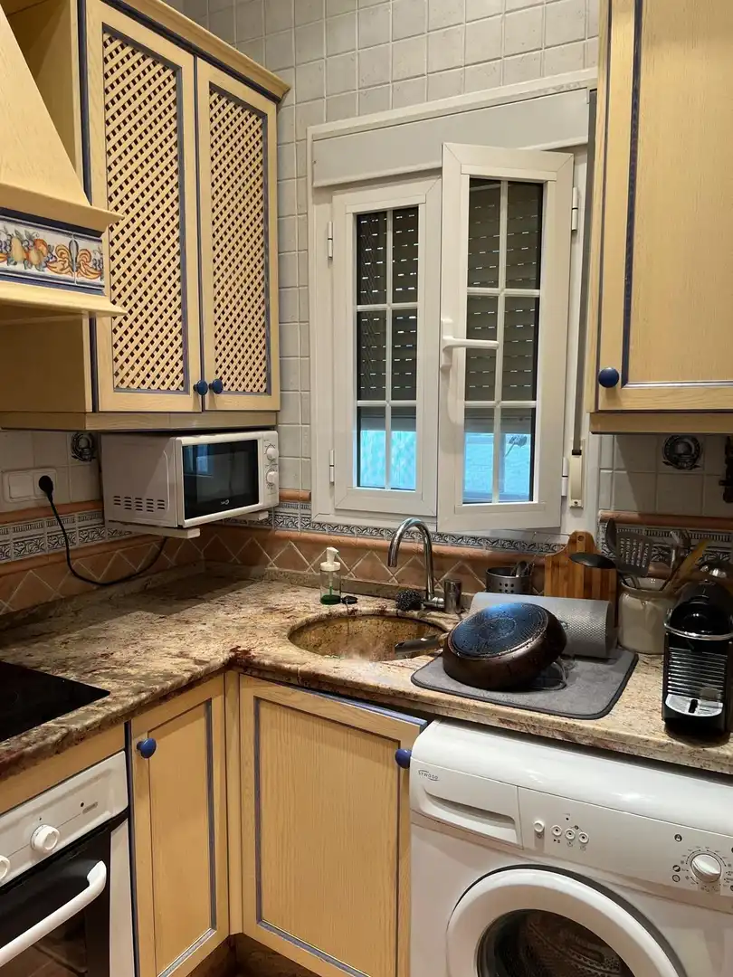 Cocina de Apartamento de alquiler en Sevilla con Aire acondicionado, Terraza y Amueblado