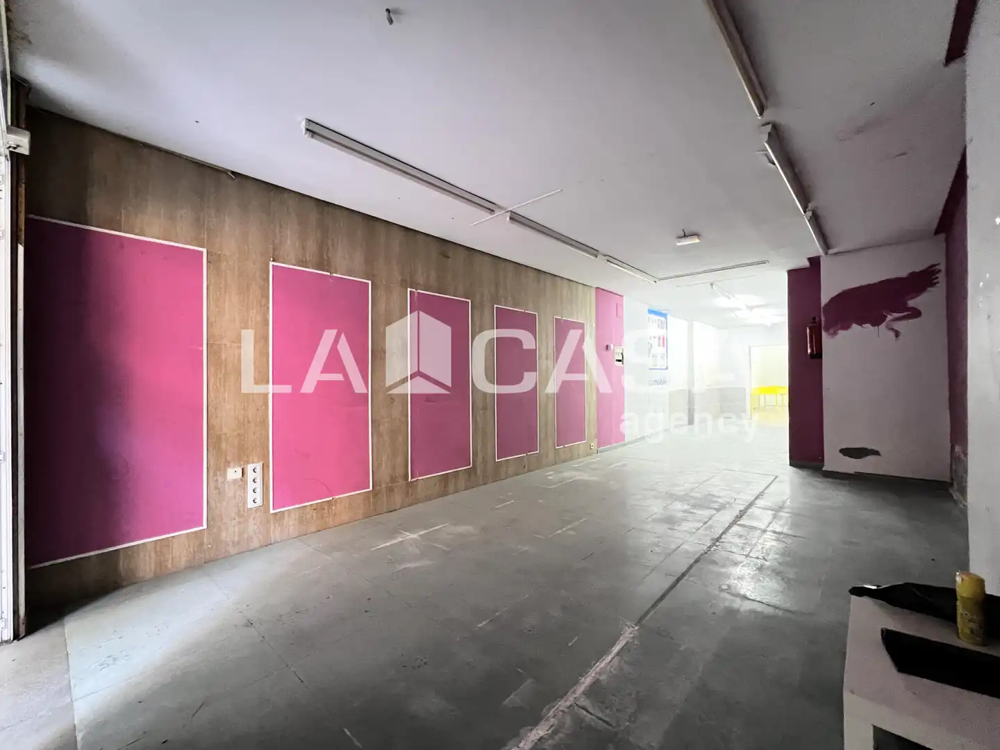 Local comercial en venta en Artigues - Llefià, imagen 2