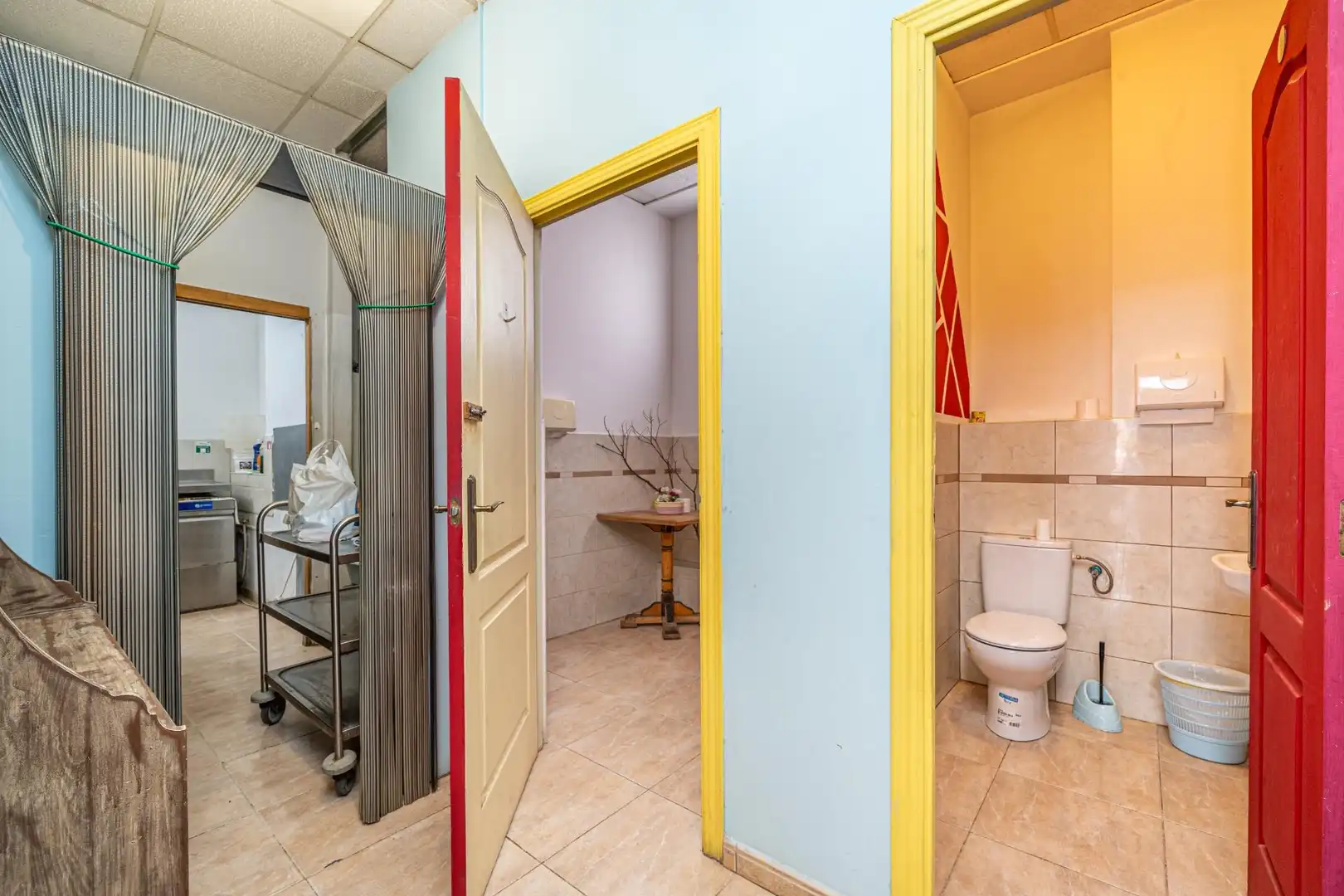 Bathroom of Commercial properties for rent in Campos  with Air Conditioner and Furnished