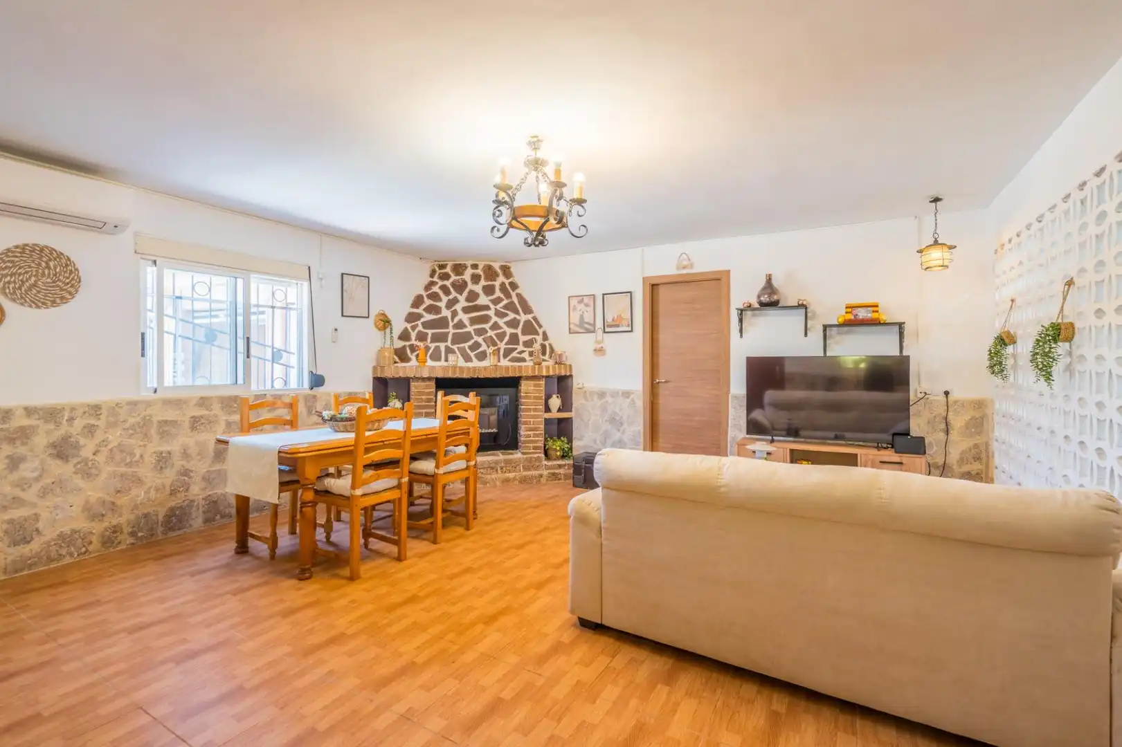 Sala de estar de Casa o chalet en venta en Benaguasil con Aire acondicionado, Calefacción y Jardín privado