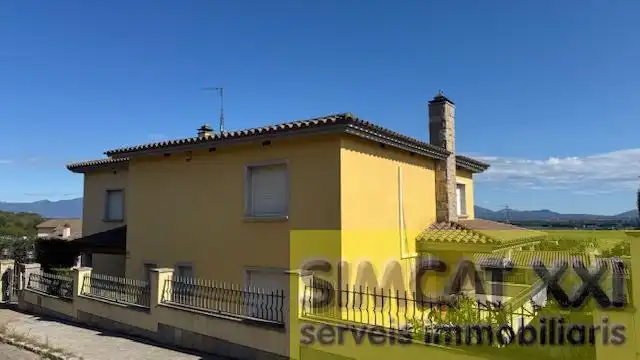 Exterior view of Houses for sale in Figueres  with Air Conditioner, Heating and Terrace